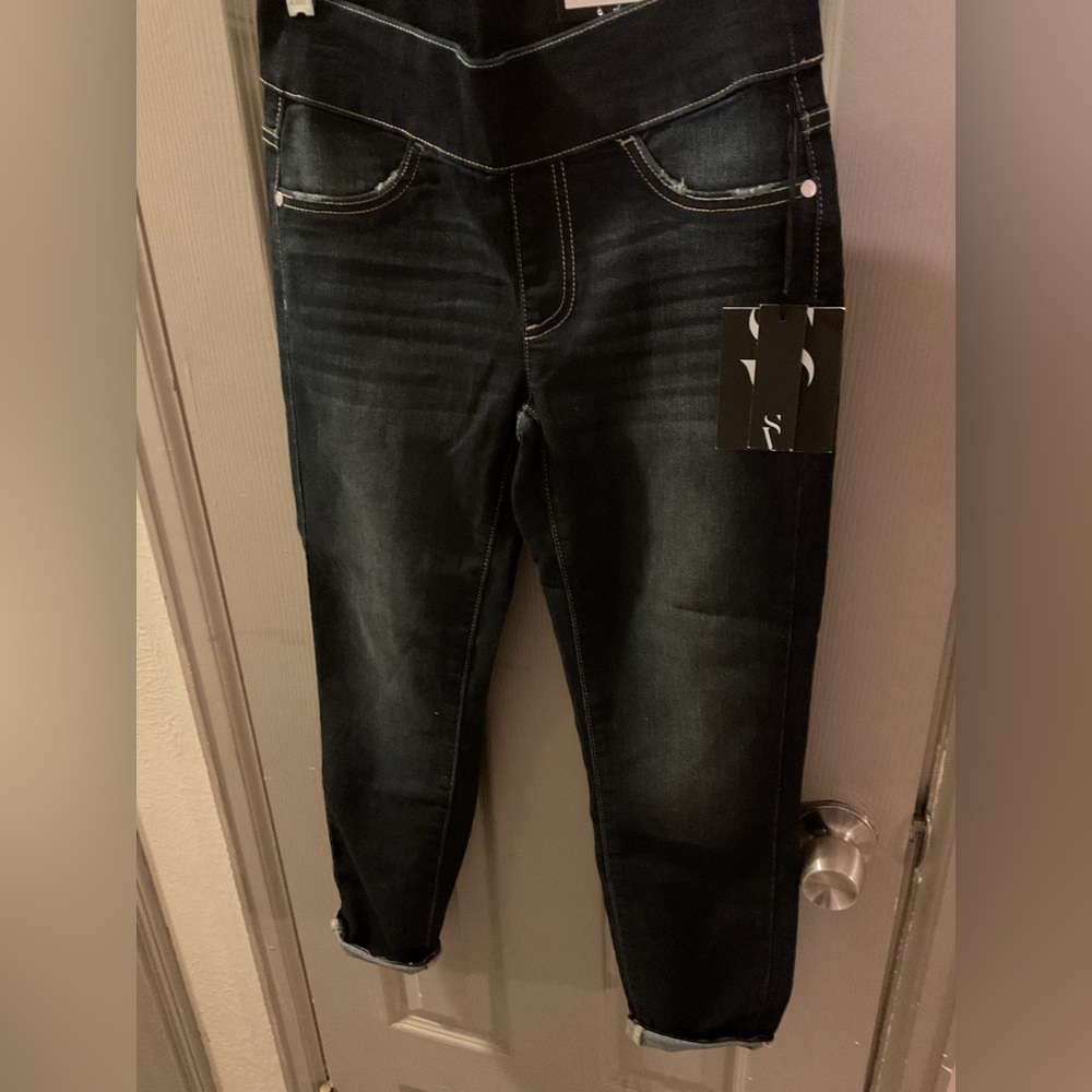 Simply Vera Vera Wang Dark Denim Jegging Capri Mid Rise Jeans. Size 2. NWT